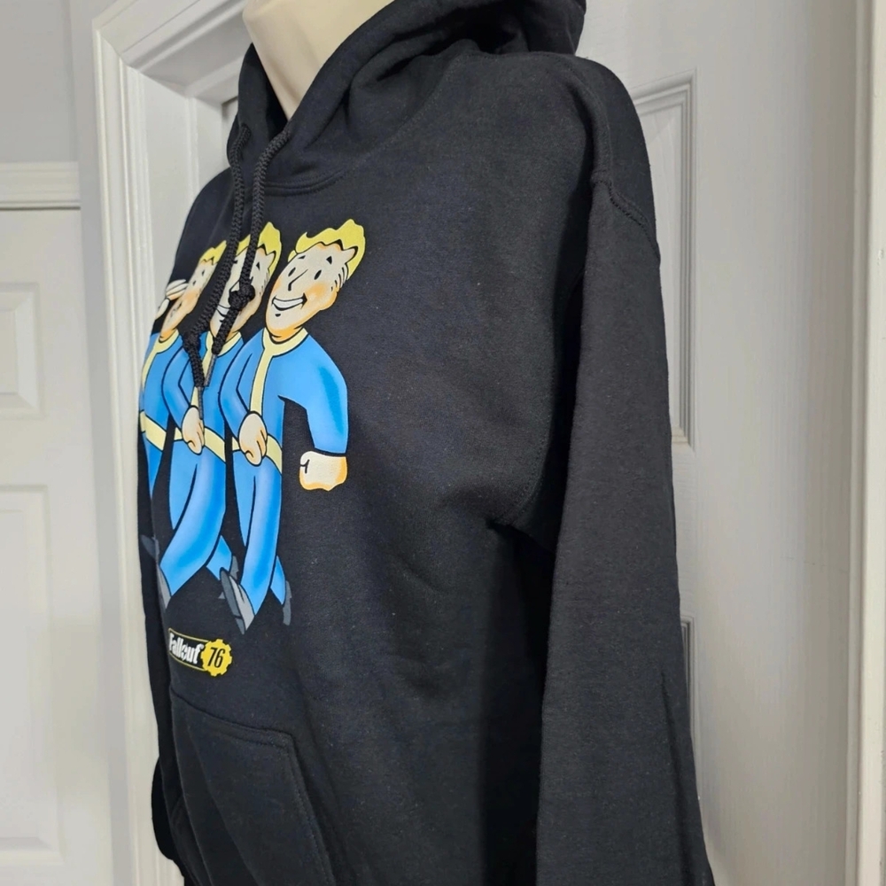 Fallout 76 Sweatshirt - Picture 7 of 14